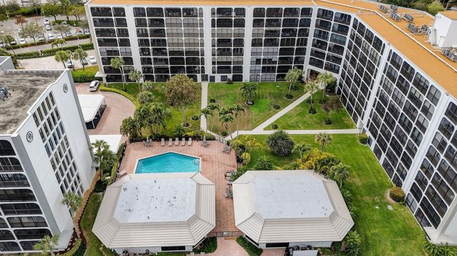 1631 Riverview Road 303, Deerfield Beach, FL 33441
