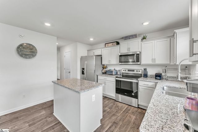 208 Bracken Woods Way, Piedmont, SC 29673