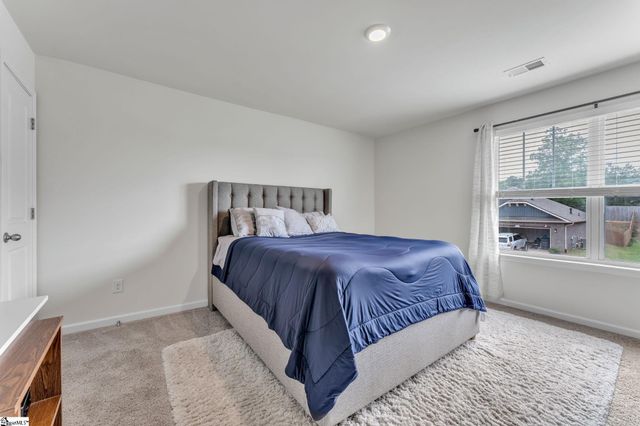 208 Bracken Woods Way, Piedmont, SC 29673