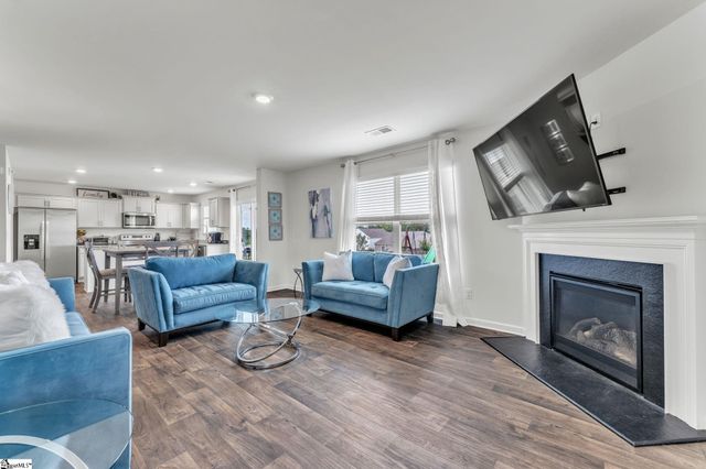 208 Bracken Woods Way, Piedmont, SC 29673
