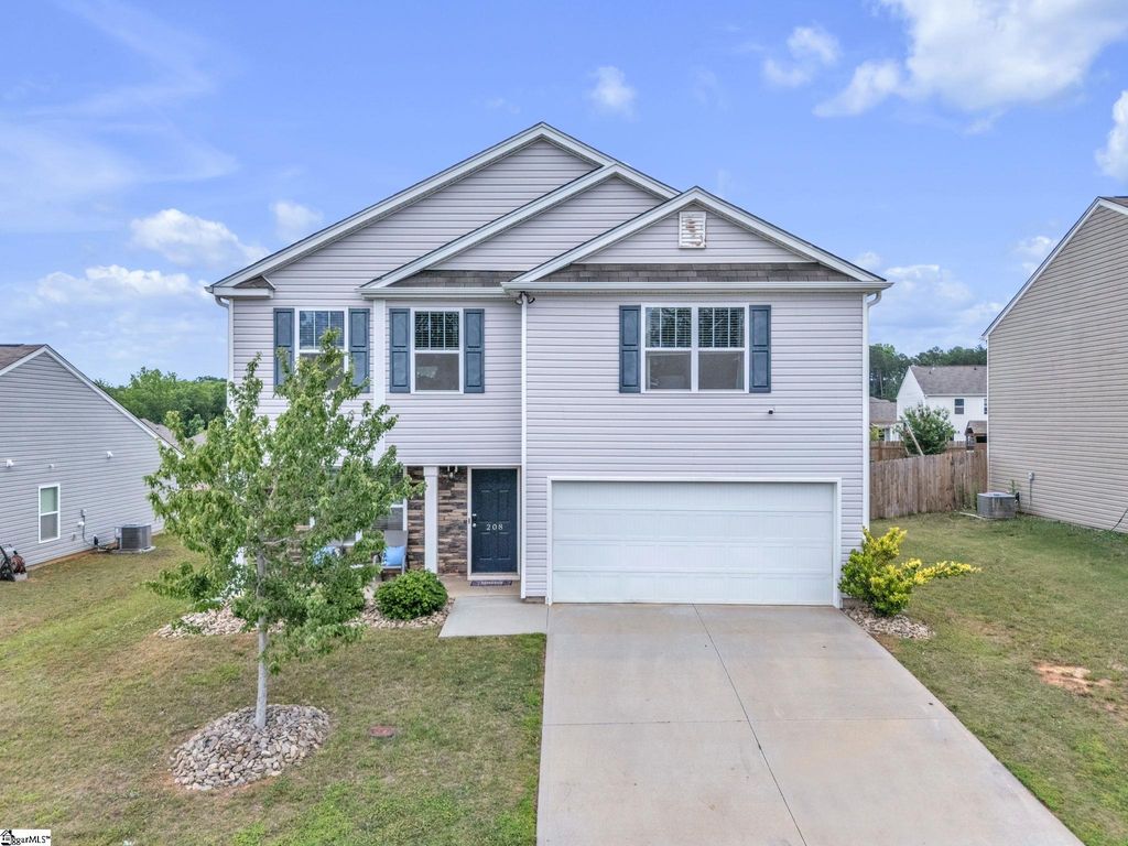208 Bracken Woods Way, Piedmont, SC 29673