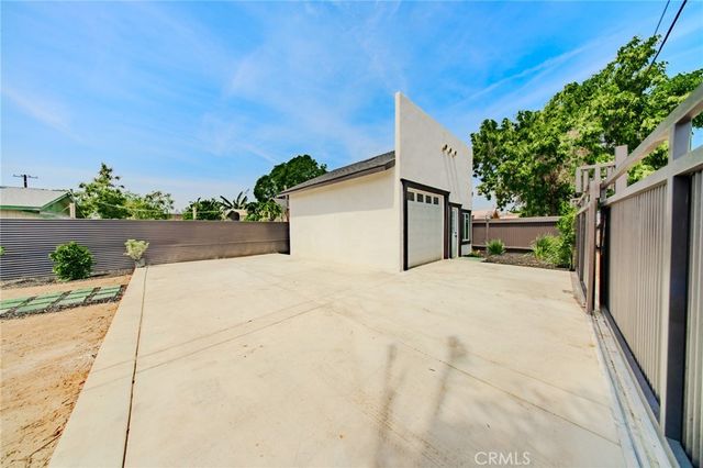 957 CENTER Street, Riverside, CA 92507