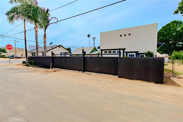 957 CENTER Street, Riverside, CA 92507