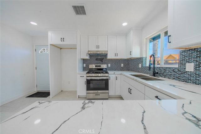 957 CENTER Street, Riverside, CA 92507