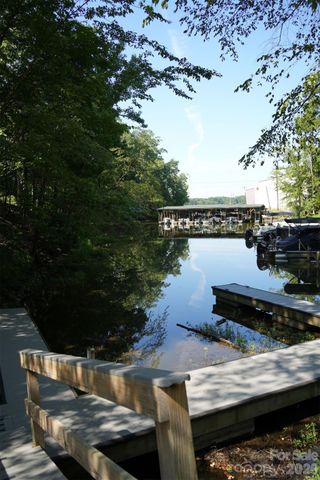 13901 Kings Carriage Lane, Charlotte, NC 28278