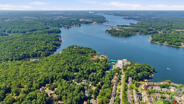 13901 Kings Carriage Lane, Charlotte, NC 28278