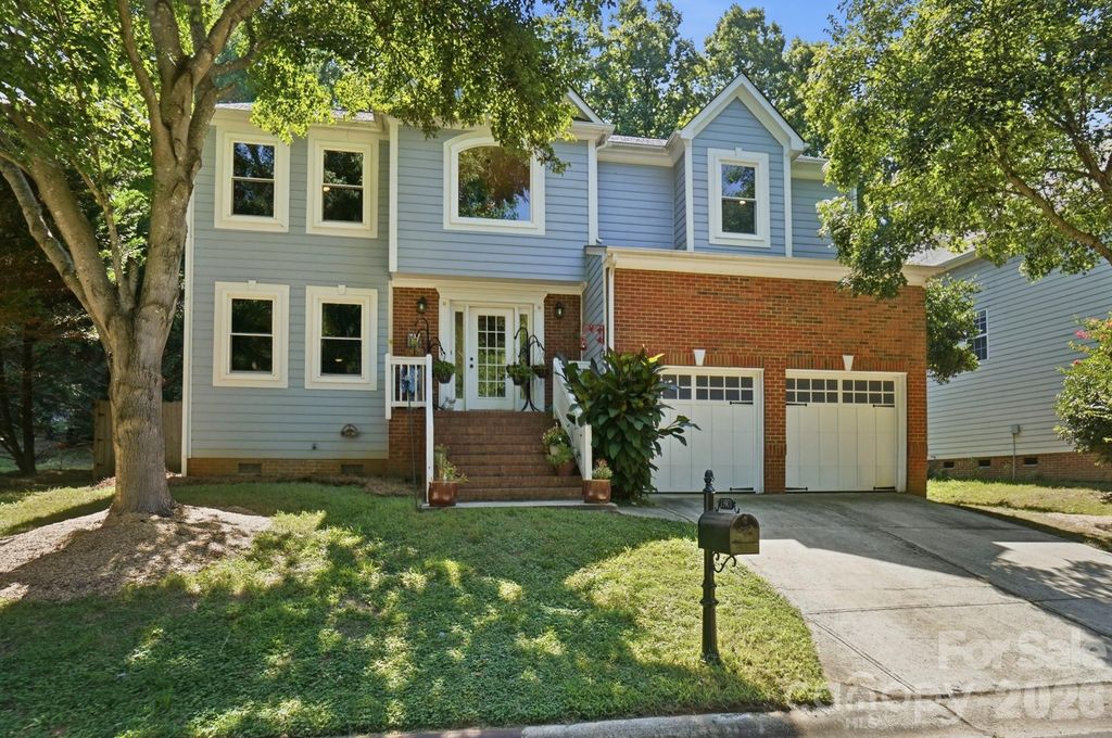 13901 Kings Carriage Lane, Charlotte, NC 28278