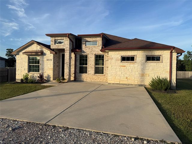 6723 Windhaven Road, Liverpool, TX 77577