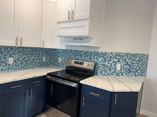 6723 Windhaven Road, Liverpool, TX 77577