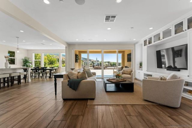 15083 Aramon Place, San Diego, CA 92127