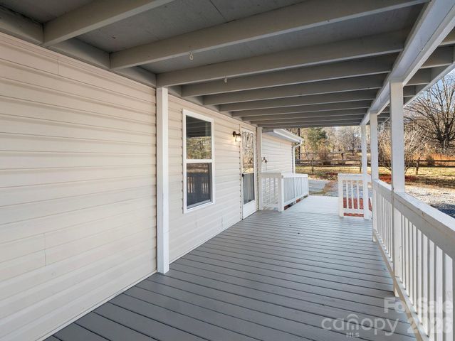 1212 Easy Street, Hendersonville, NC 28791