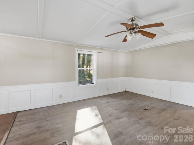 1212 Easy Street, Hendersonville, NC 28791