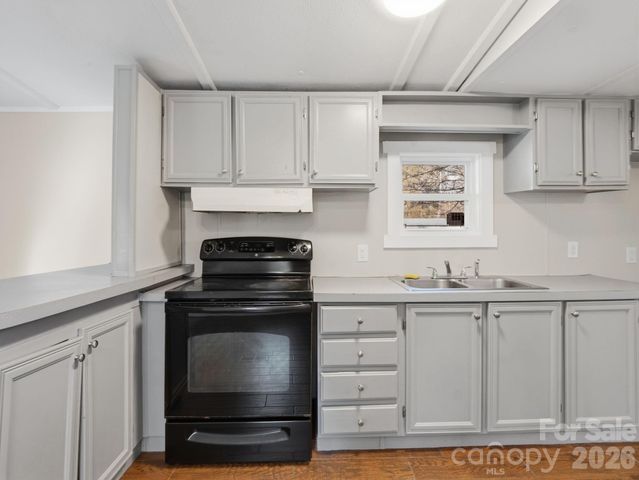 1212 Easy Street, Hendersonville, NC 28791