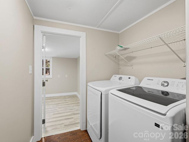 1212 Easy Street, Hendersonville, NC 28791