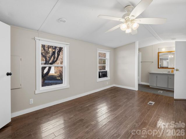 1212 Easy Street, Hendersonville, NC 28791