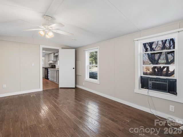 1212 Easy Street, Hendersonville, NC 28791