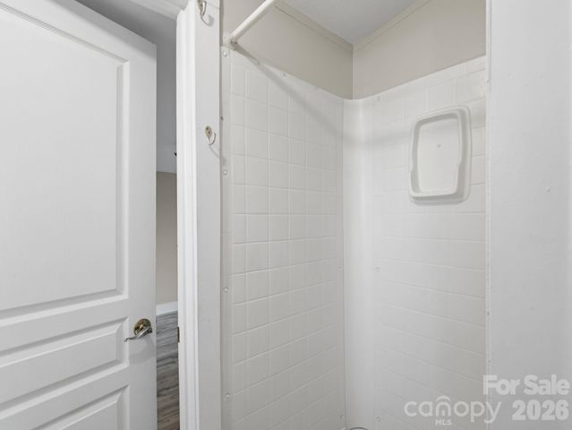 1212 Easy Street, Hendersonville, NC 28791