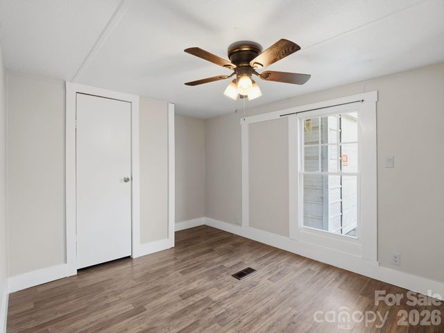 1212 Easy Street, Hendersonville, NC 28791