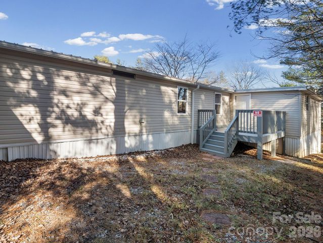 1212 Easy Street, Hendersonville, NC 28791