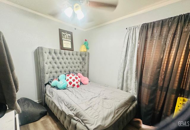 6004 Almendra Avenue B, Bakersfield, CA 93309