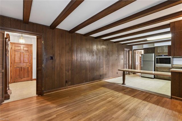 3100 Riveredge DR, Portsmouth, VA 23703