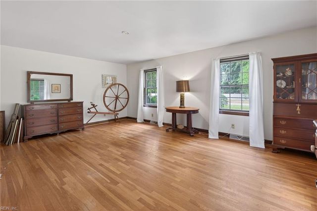 3100 Riveredge DR, Portsmouth, VA 23703