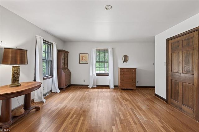 3100 Riveredge DR, Portsmouth, VA 23703