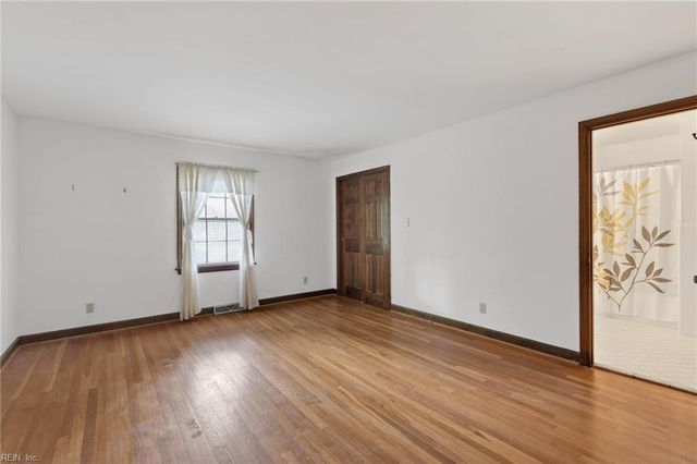 3100 Riveredge DR, Portsmouth, VA 23703