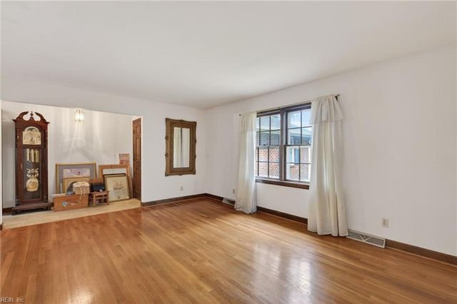 3100 Riveredge DR, Portsmouth, VA 23703