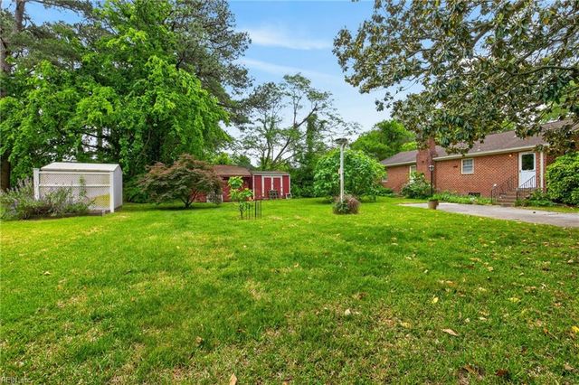 3100 Riveredge DR, Portsmouth, VA 23703