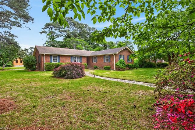 3100 Riveredge DR, Portsmouth, VA 23703