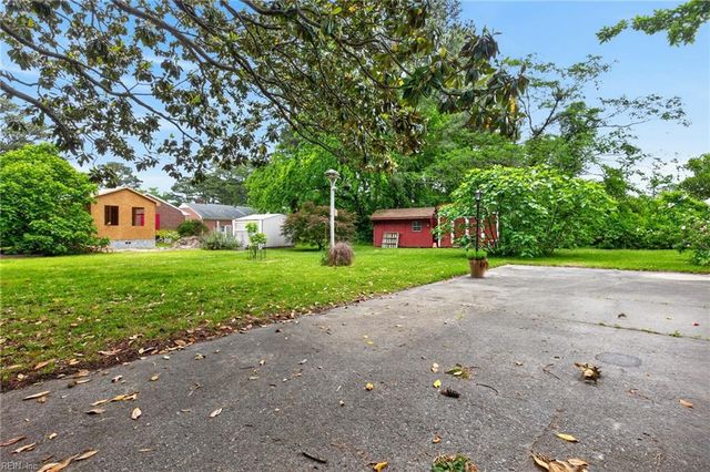 3100 Riveredge DR, Portsmouth, VA 23703