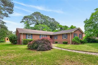 3100 Riveredge DR, Portsmouth, VA 23703