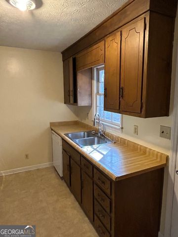 627 Epps Bridge Parkway, Athens, GA 30606