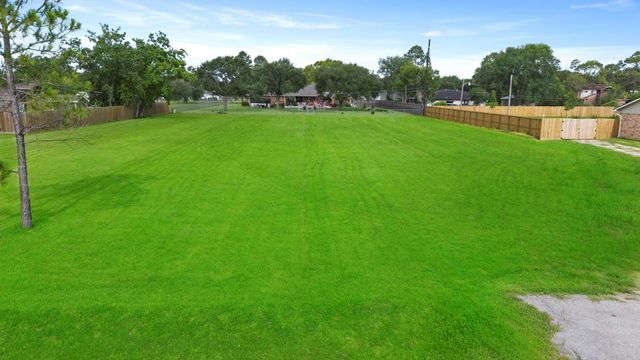 3902 Bluebird Way, Pearland, TX 77584