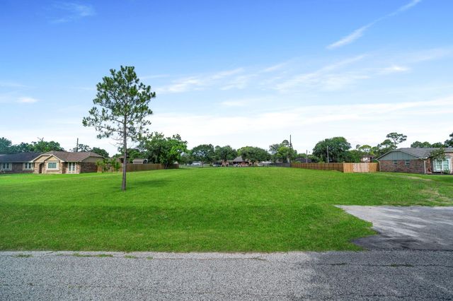 3902 Bluebird Way, Pearland, TX 77584
