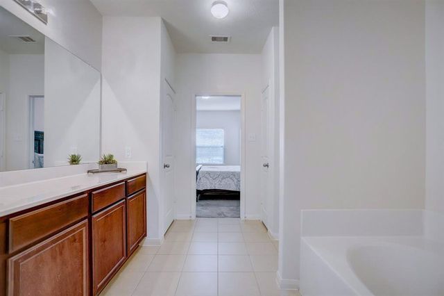 1303 Emerald Stone Drive, Rosharon, TX 77583