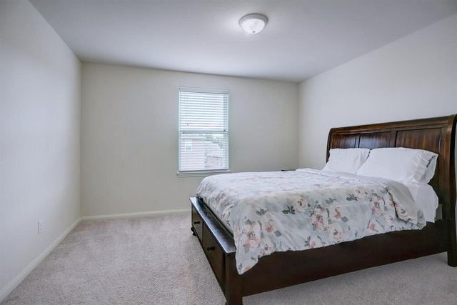 1303 Emerald Stone Drive, Rosharon, TX 77583