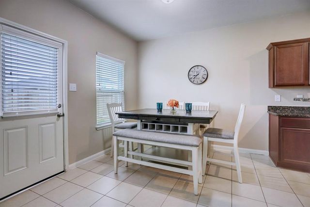 1303 Emerald Stone Drive, Rosharon, TX 77583