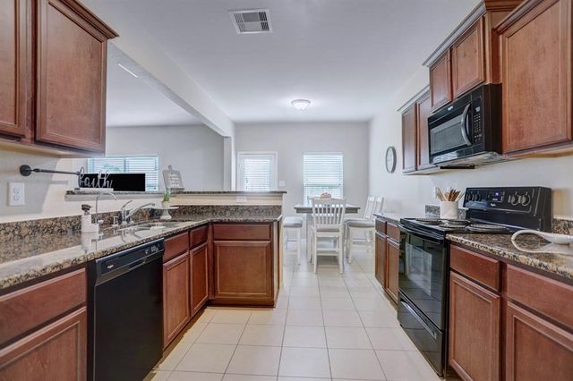 1303 Emerald Stone Drive, Rosharon, TX 77583
