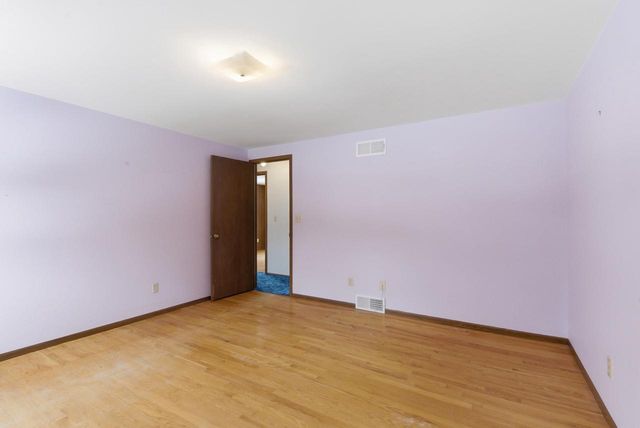 3642 COUNTY ROAD I, Saukville, WI 53080