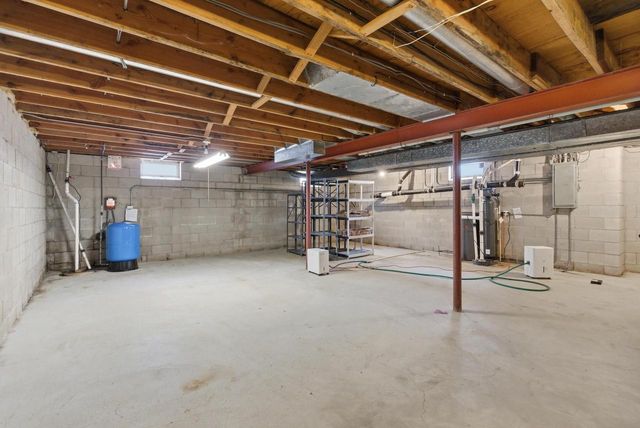 3642 COUNTY ROAD I, Saukville, WI 53080