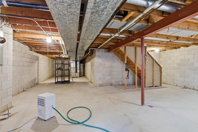 3642 COUNTY ROAD I, Saukville, WI 53080