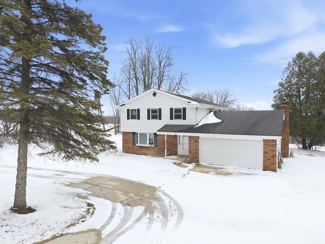3642 COUNTY ROAD I, Saukville, WI 53080