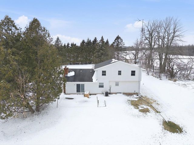 3642 COUNTY ROAD I, Saukville, WI 53080