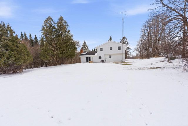 3642 COUNTY ROAD I, Saukville, WI 53080