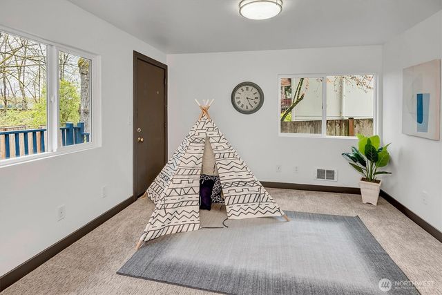 10624 171st Avenue NE, Redmond, WA 98052