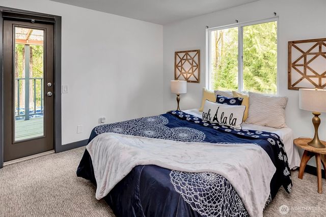 10624 171st Avenue NE, Redmond, WA 98052