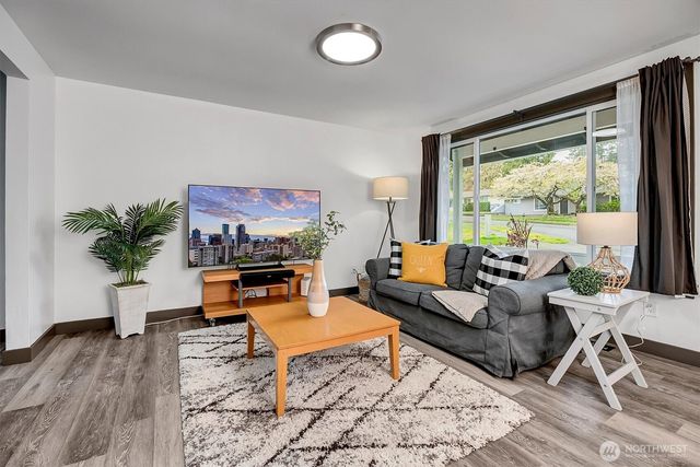10624 171st Avenue NE, Redmond, WA 98052