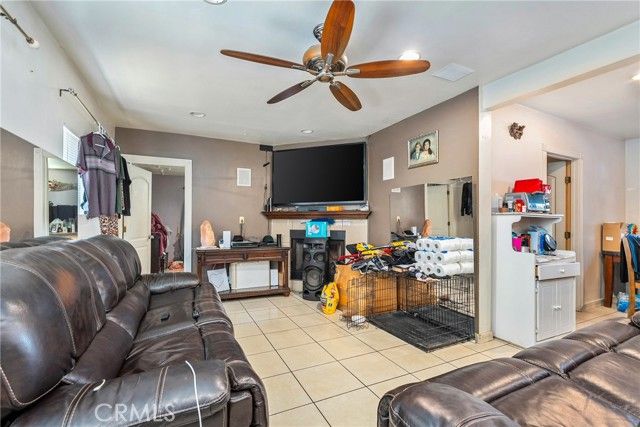 439 W 76th Street, Los Angeles, CA 90003